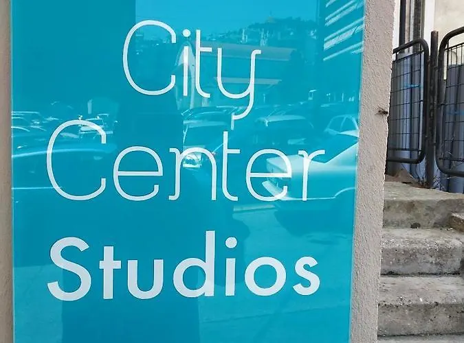 Center *
